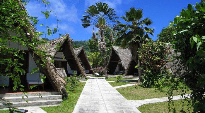 island-lodge-rocks-la-digue_4