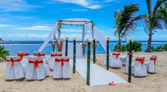 kempinski-seychelles-wedding-sand_4