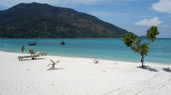 koh-lipe-sand-thailand_4-2