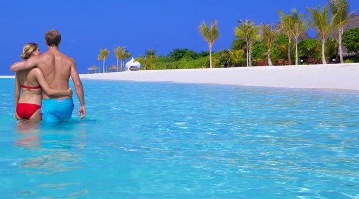 kuredu-honeymoon-beach-maldives-maldiverna_4-1