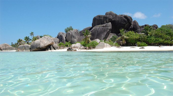 la-digue-anse-source-d-arge-1_4-10