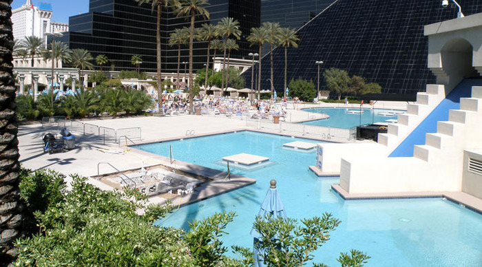 luxor-pools_4-1