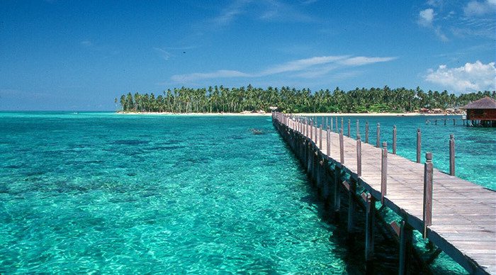 mabul-island-lagoon-malaysi_4