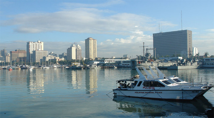 manila-city-harbour-boat-ph_4-2