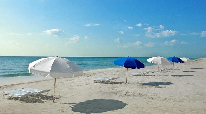 mbr_beach_umbrellas_4