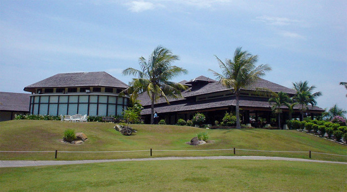 nexus-golf-clubhouse-borneo_4