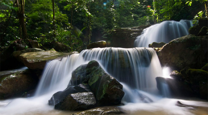 nexus-golf-waterfall-borneo_4