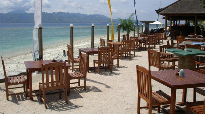 ombak-gili-table_4