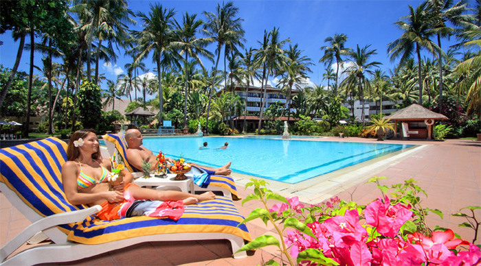 sanur-beach-hotel-chairs-in_4