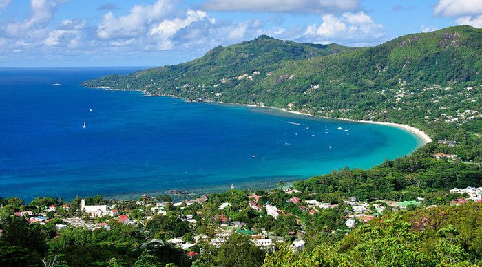 seychellerna-seychelles-beau-vallon-coral-strand-overview_4-3