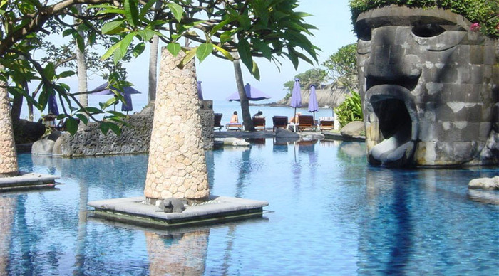 sheraton-lombok-poolhead-in_4