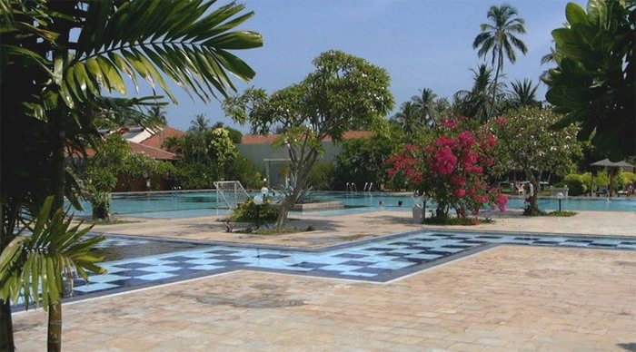 sri-lanka-club-palm-pool-01_4