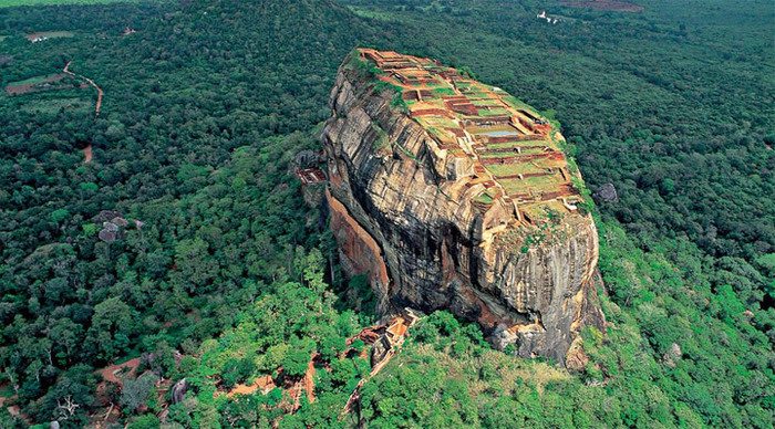 sri-lanka-sigiriya-rock-01_4-1