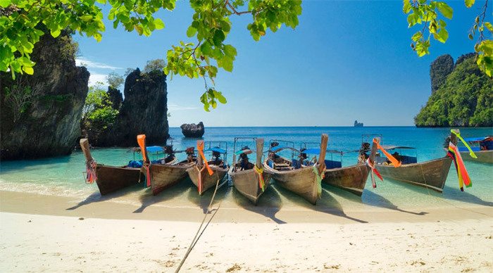 thai-village-krabi-boats_4-1