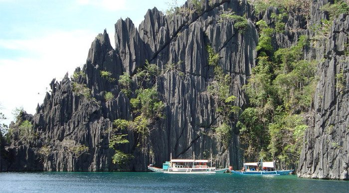 uson-island-boattour-rocks-_4