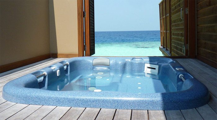 veligandu-jacuzzi-maldives-1_4