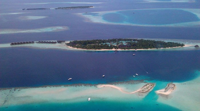 vilamendhoo-bird-eye-island_4