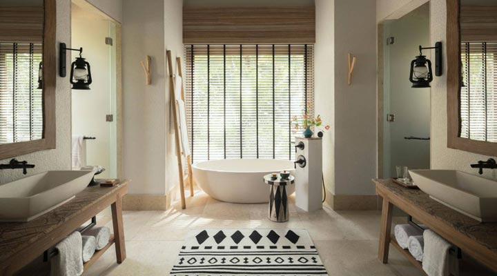 Four-Seasons-Desroches-Bath-Bathroom-Tube-Badkar