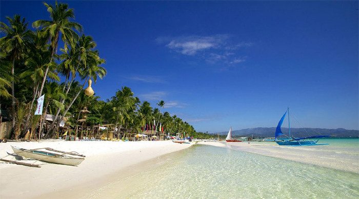 boracay-fridays-beach_4-6.jpg