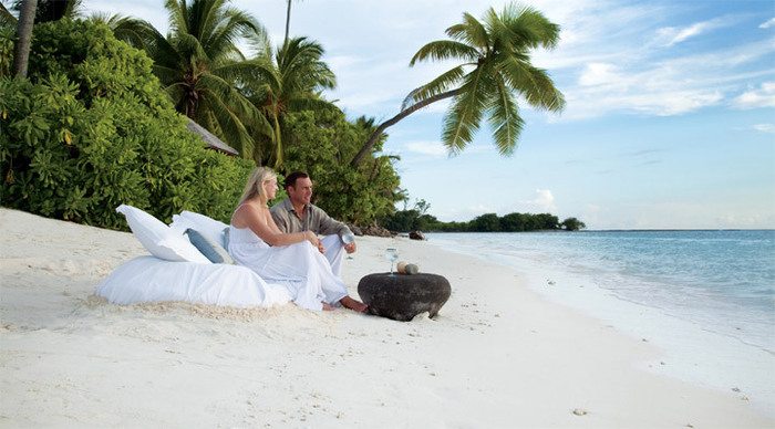 desroches-couple-seychelles_4